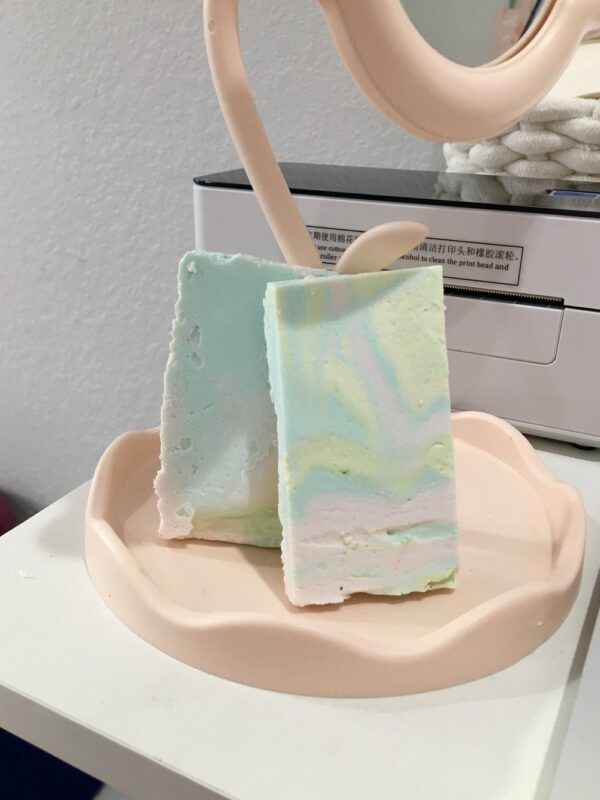 Kiss and pour
